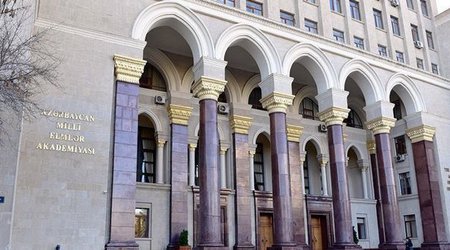 Altı alim beş min manat mükafat alacaq - SİYAHI