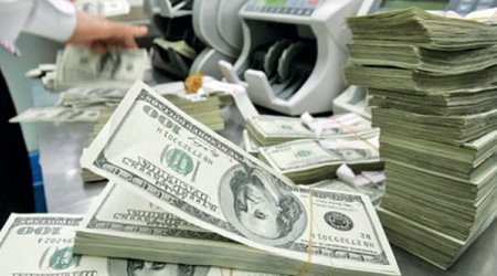 İcraçı direktor devalvasiyadan danışdı