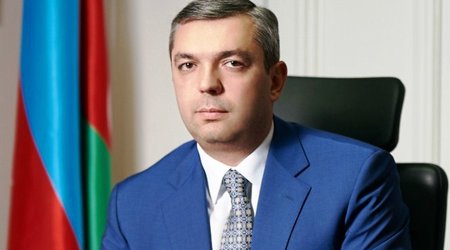 Samir Nuriyev kollektivə təqdim edildi