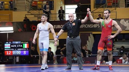 Трое азербайджанских борцов продолжают борьбу за чемпионство