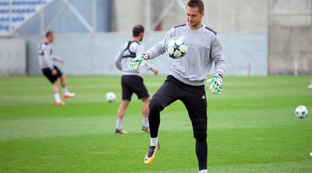 “Qarabağ” daha bir legioneri ilə vidalaşdı