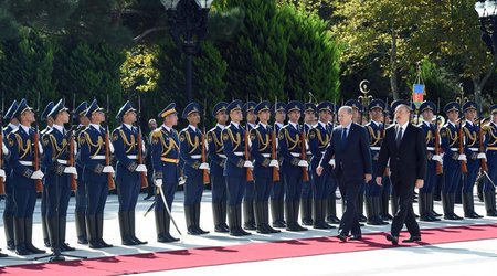 В Баку состоялась церемония официальной встречи президента Турции