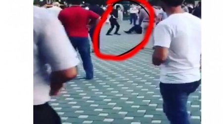 Gəncədə polislərdən birinin qətlə yetirilmə anının görüntüləri yayıldı – VİDEO