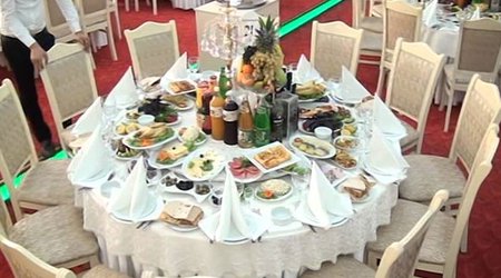 Bakının stolu 250 manat olan şadlıq evləri - VİDEO