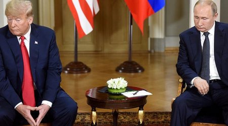 Tramp Putinə göz vurub – Video