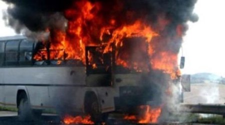 Hacıları daşıyan avtobus yandı – Video
