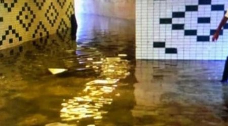 Bakı metrosunu su basdı - VİDEO