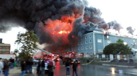 Güclü yanğın: 3 fabrik kül oldu- FOTO+VİDEO