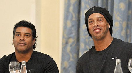 Braziliya məhkəməsi Ronaldinyonun pasportuna həbs qoydu