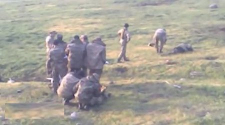 Aprel savaşında şəhidlərimizin düşməndən alınması səhnəsi görüntüləndi – VİDEO