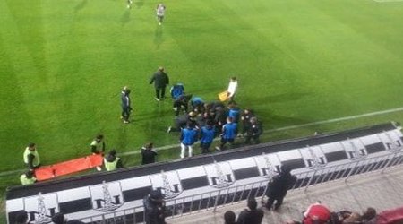 "Neftçi"nin məşqçisinin meydanda halı pisləşdi, yerə yıxıldı
