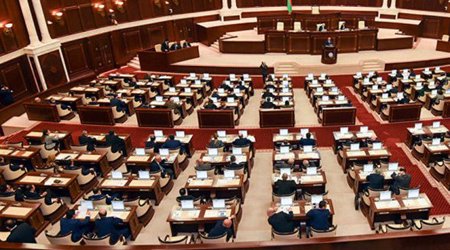Милли Меджлис принял поправки в Налоговый кодекс