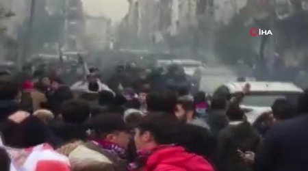 Fanatlar arasında kütləvi dava: 17 yaşlı gənc bıçalanaraq öldürüldü - ANBAAN VIDEO
