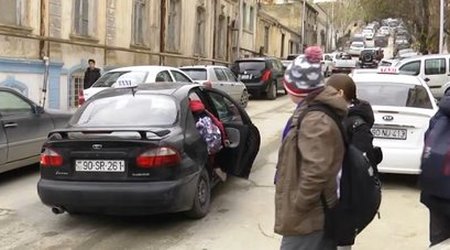"Keçən il məni burada maşın vurdu" – Övladını məktəbə yola salan valideynlərin qorxu hissi – VİDEO