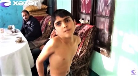 9 yaşlı uşaq qeyri-adi hərəkətləri ilə diqqət çəkir - VİDEO