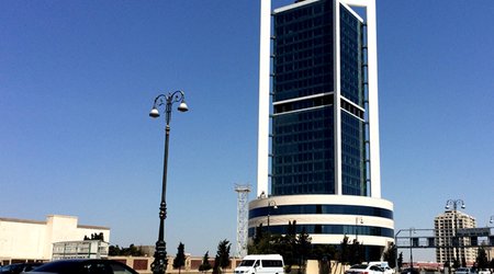 SOFAZ decreases sales of foreign currency to Azerbaijani banks