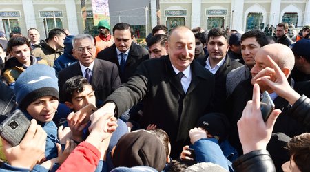 Prezident “Tarqovı”da sakinlərlə görüşdü - FOTOLAR - VİDEO