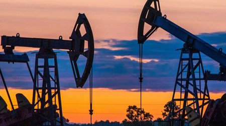 Нефть дорожает после снижения в пятницу, Brent торгуется у $65,3 за баррель
