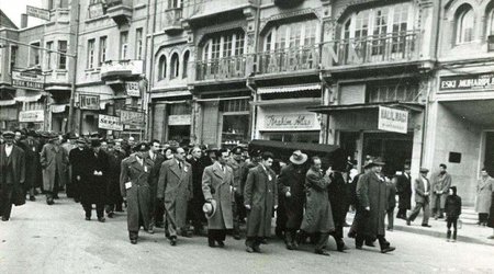 Məhəmməd Əmin Rəsulzadənin dəfnindən nadir kadrlar - VİDEO