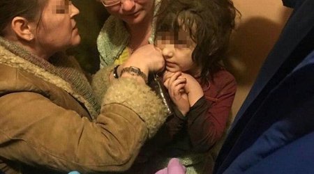 Moskvada mənzildən “Mauqli” qız tapıldı - VİDEO