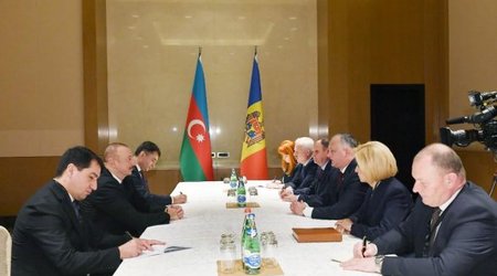 Игорь Додон на переговорах с Ильхамом Алиевым