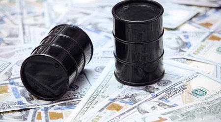 Нефть вяло дешевеет