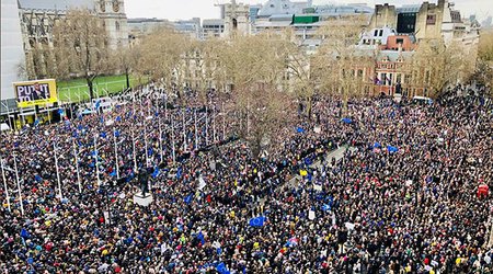 Londonda 1 milyon insan küçələrə çıxdı - FOTOLAR