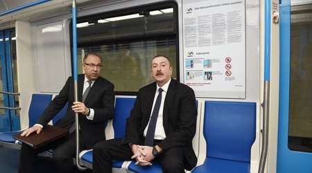 Ильхам Алиев на станции метро «Бакмиль»