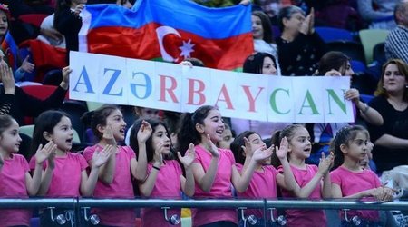 Эмоциональное исполнение гимна азербайджанскими спортсменками - ВИДЕО