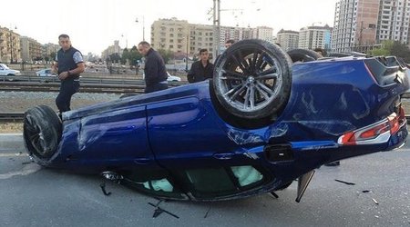 Bakıda 270 min manatlıq BMW aşdı - FOTO