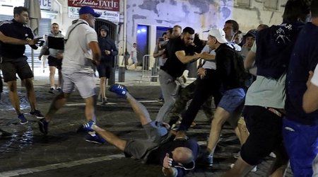 В Баку в результате драки фанатов «Челси» и «Арсенала» пострадал болельщик