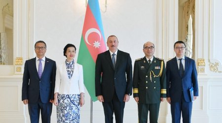 Ильхам Алиев принял верительные грамоты новых послов