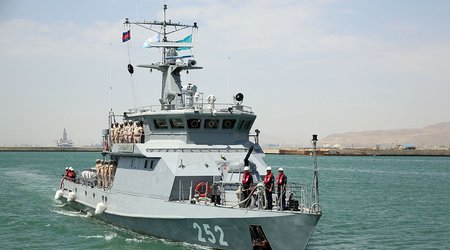 Военный корабль Казахстана прибыл в Азербайджан для участия в Кубке моря