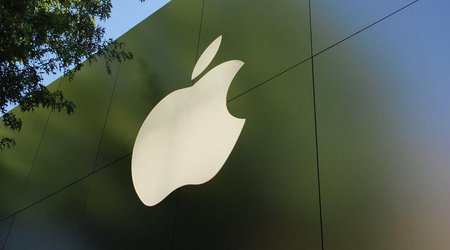 Apple revenue forecast tops expectations, iPhone business stabilizes
