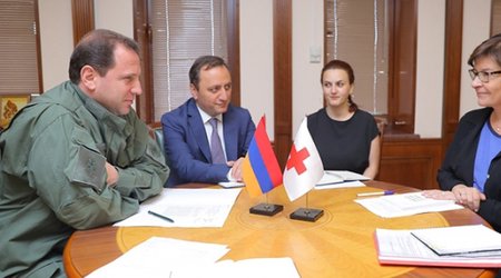 Армения готовится построить стену на границе с Нахчываном