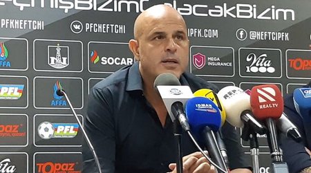 Azərbaycanlı jurnalistlərin sualları yəhudi məşqçini özündən çıxartdı