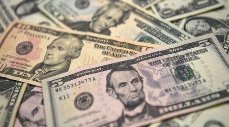В Узбекистане резко взлетели курсы доллара