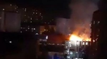 Sumqayıtda şadlıq evində yanğın: 360 nəfər təxliyə olundu - VİDEO