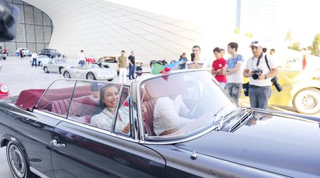 Vice President of Heydar Aliyev Foundation Leyla Aliyeva attends exhibition, parade of classic cars (PHOTO)