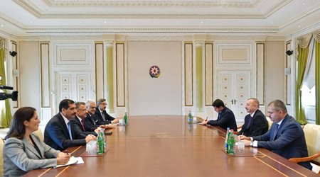 Президент Алиев принял в Баку вице-президента Турции Октая
