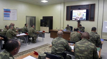 Azerbaijani defense minister hears reports on progress of military exercises (PHOTO/VIDEO)
