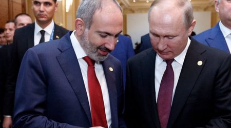 Пашинян подарил Путину книгу о Карабахе