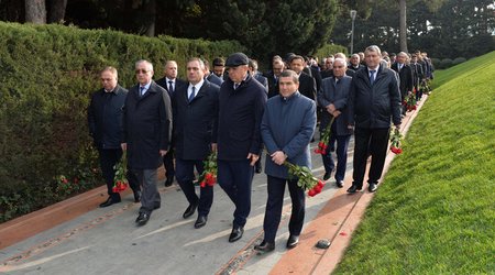 Руководство SOCAR посетило могилу общенационального лидера Гейдара Алиева