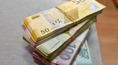 Среднемесячная заработная плата достигла в Баку 845 манатов