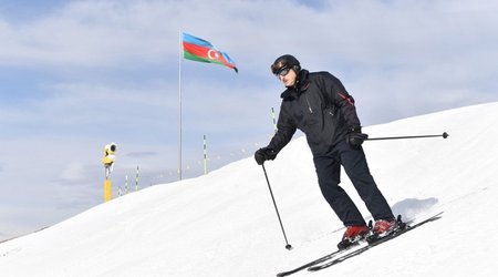 Ильхам Алиев и Мехрибан Алиева ознакомились с работами, проведенными в туристическом центре "Шахдаг"