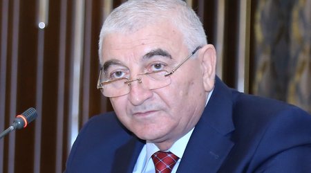 В Азербайджане зарегистрировали 77 кандидатов в депутаты