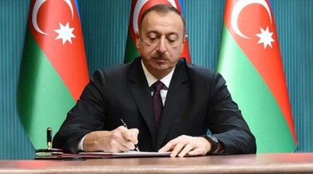 Ильхам Алиев наградил Вахида Новрузова
