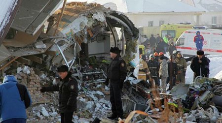 Казахстан опубликовал предварительный отчет о крушении самолета