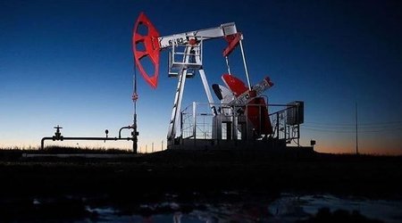 Нефть подешевела