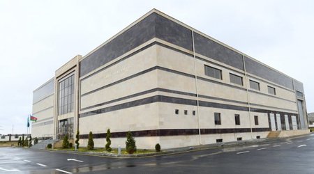 Ильхам Алиев на открытии подстанции в Пираллахи
